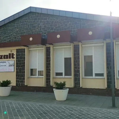 Apartment Balaton Bazalt Vendeghaz Badacsonytomaj